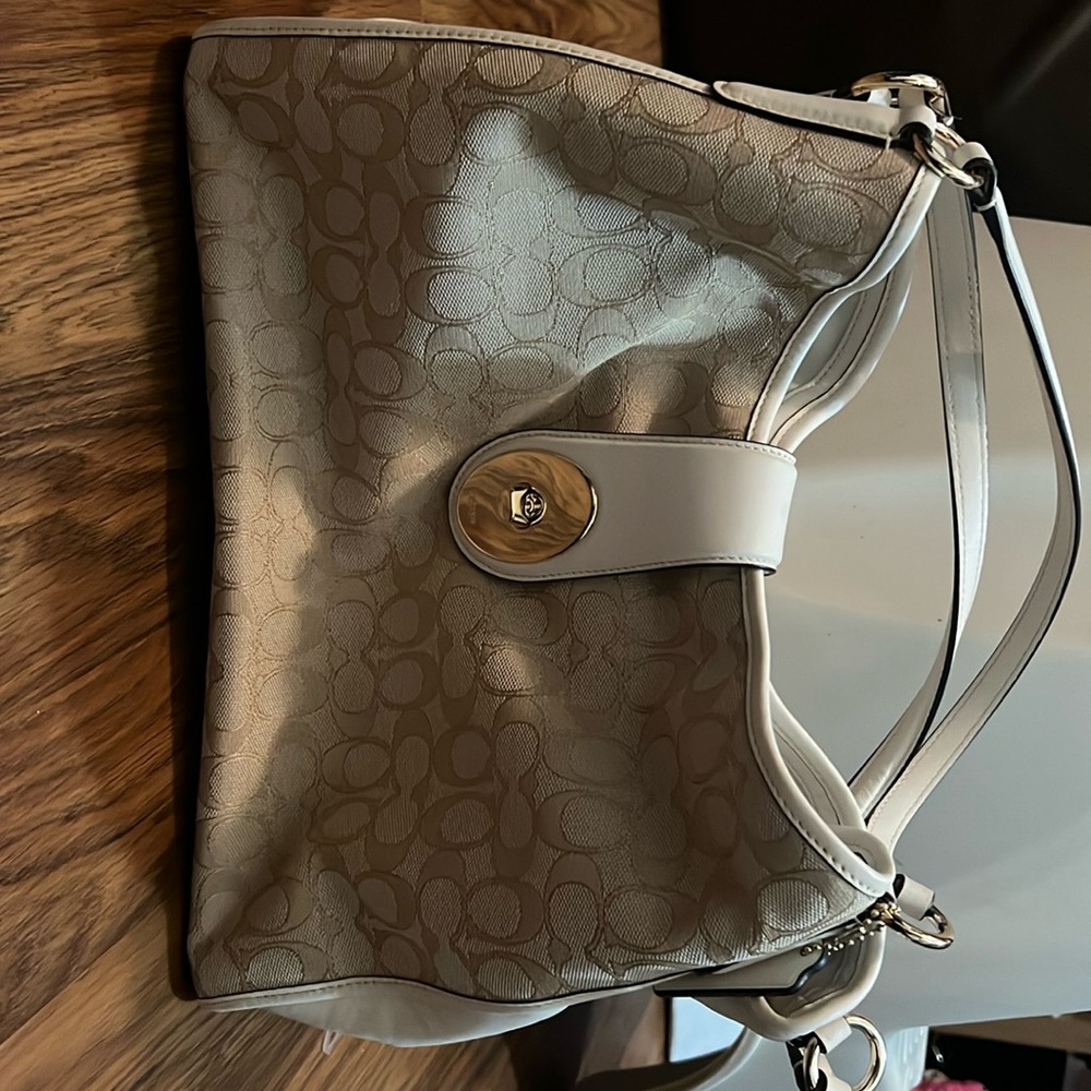 EUC Coach shoulder bag with gold accents